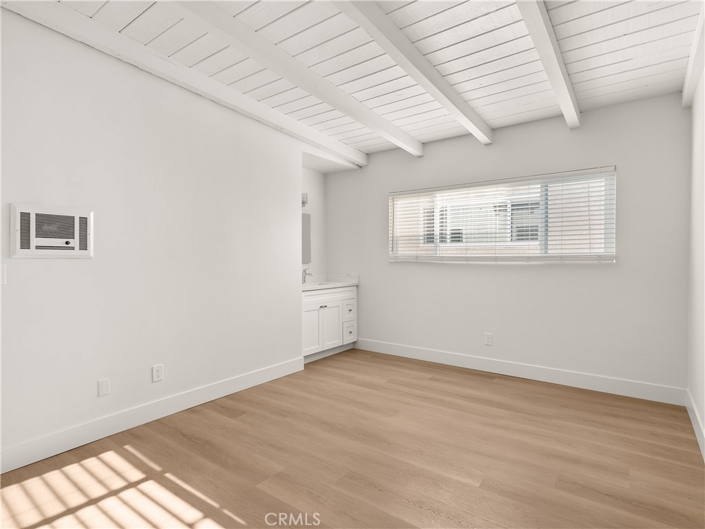 619 N Lucia Avenue N 2