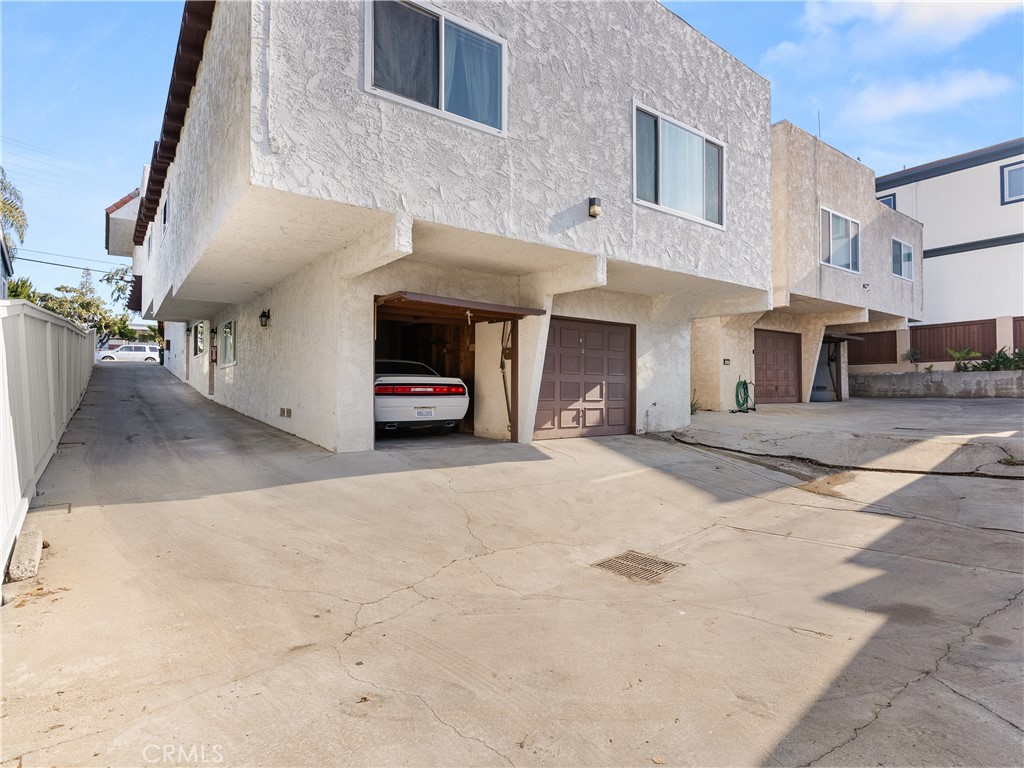 619 N Lucia Avenue N 2