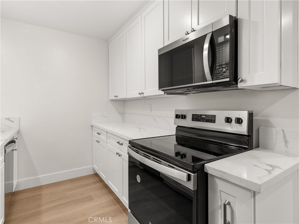 619 N Lucia Avenue N 2