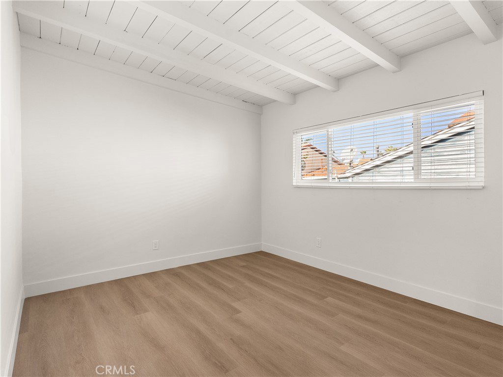 619 N Lucia Avenue N 2