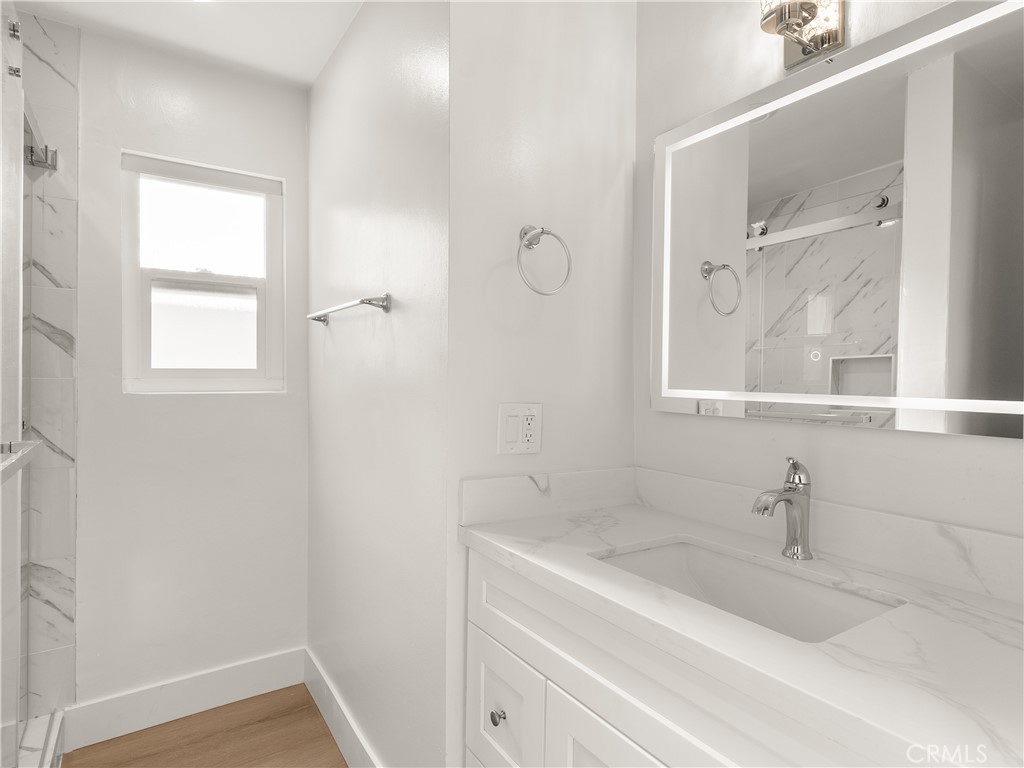 619 N Lucia Avenue N 2