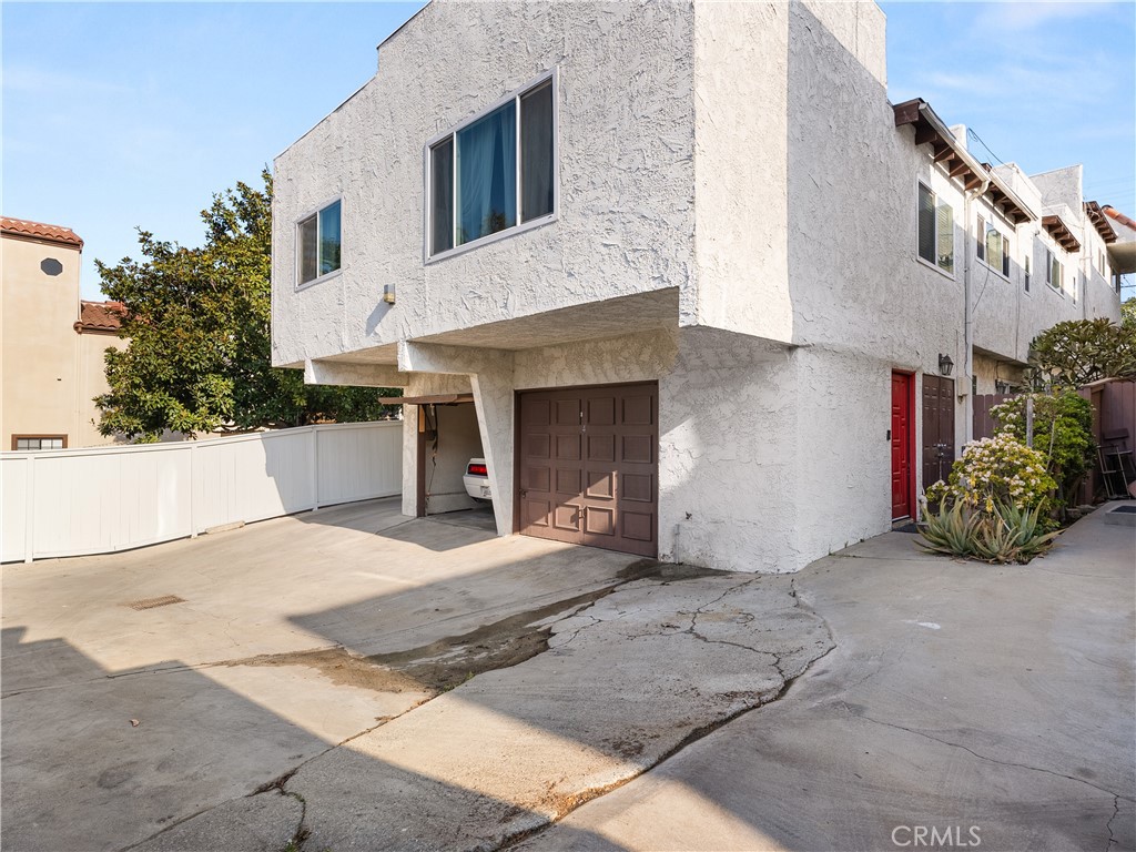 619 N Lucia Avenue N 2