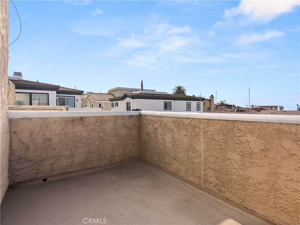 619 N Lucia Avenue N 2