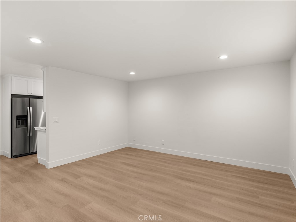 619 N Lucia Avenue N 2