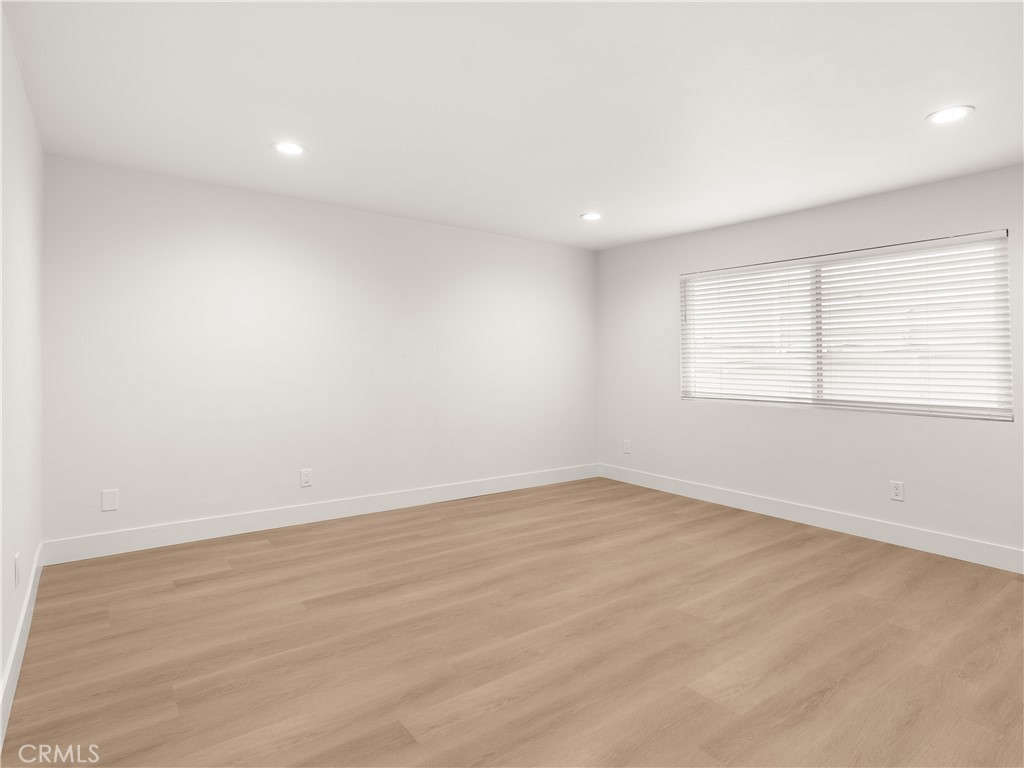 619 N Lucia Avenue N 2