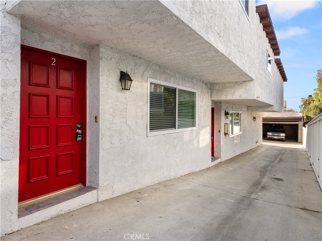 619 N Lucia Avenue N 2