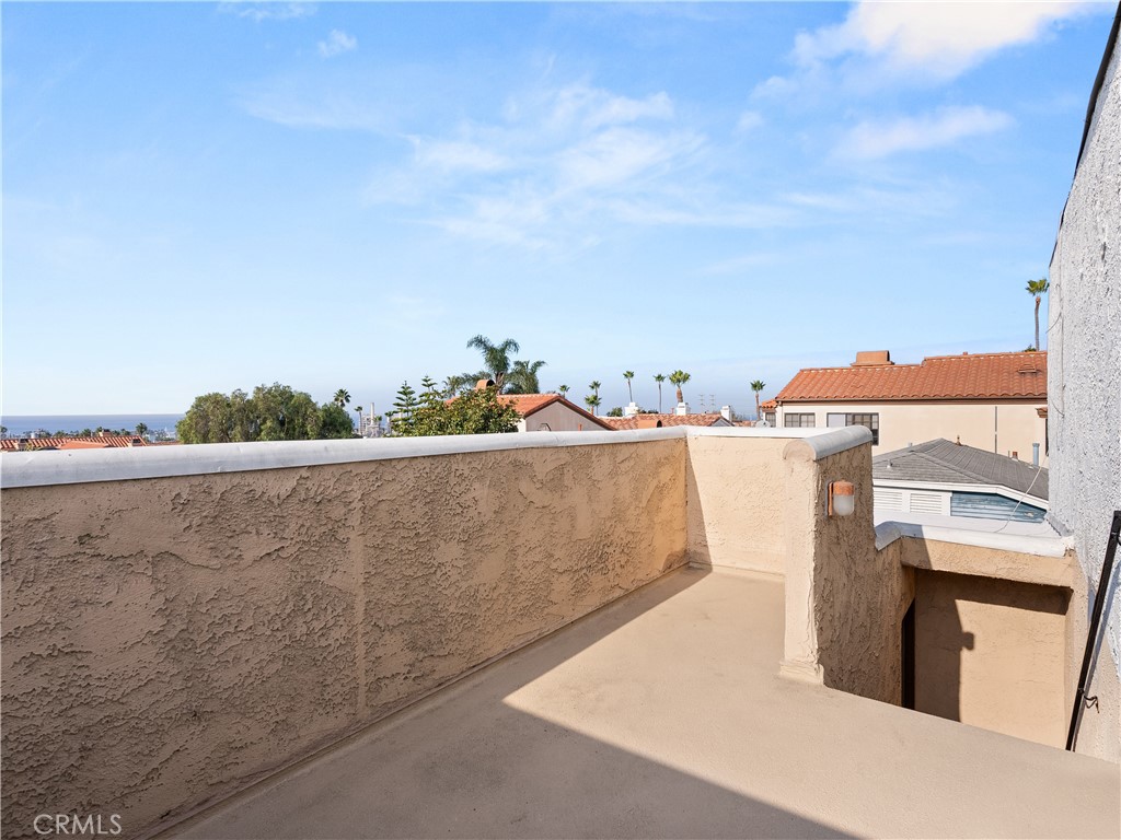 619 N Lucia Avenue N 2