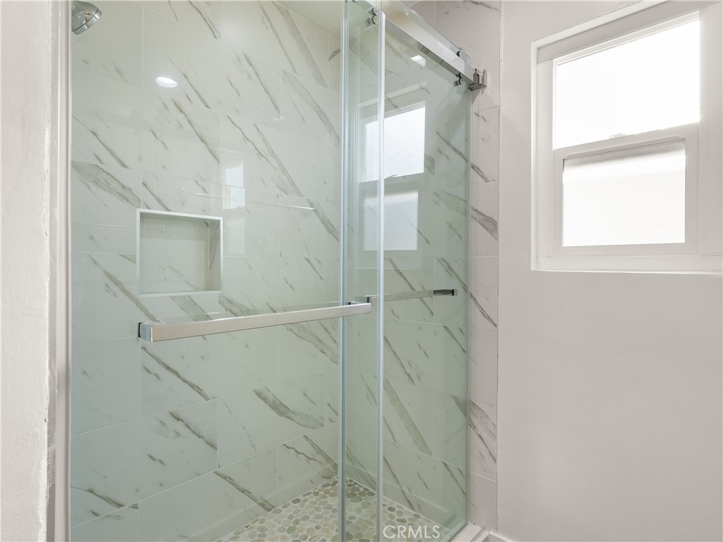 619 N Lucia Avenue N 2