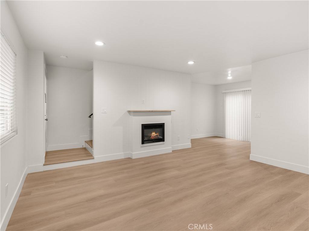 619 N Lucia Avenue N 2