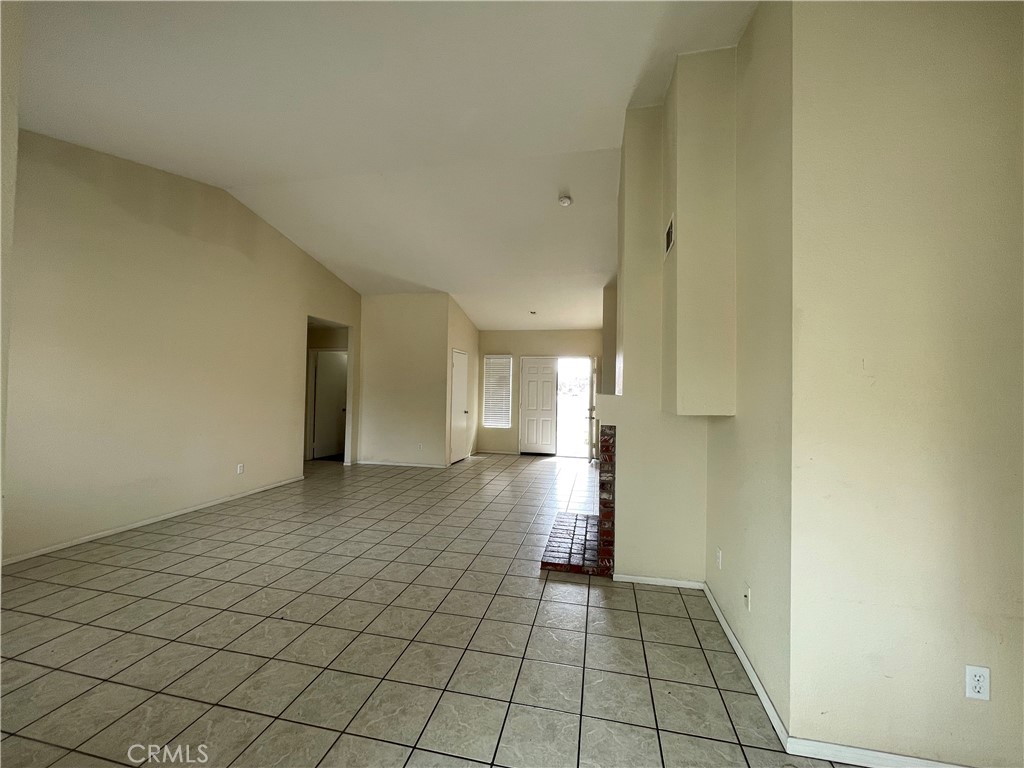 1545 E Avenue J5