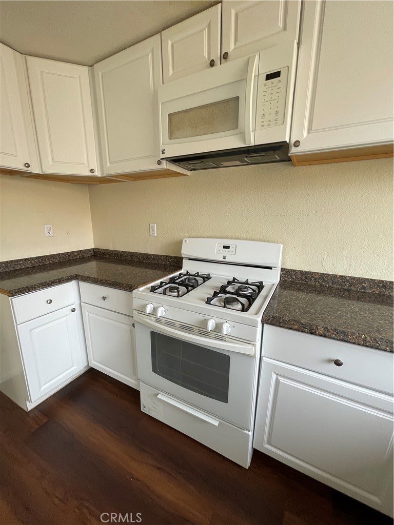 1545 E Avenue J5