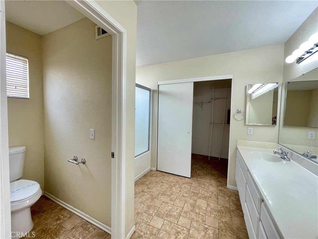 1545 E Avenue J5