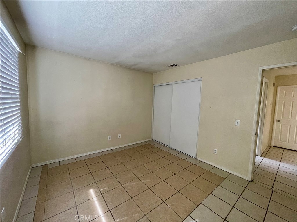 1545 E Avenue J5