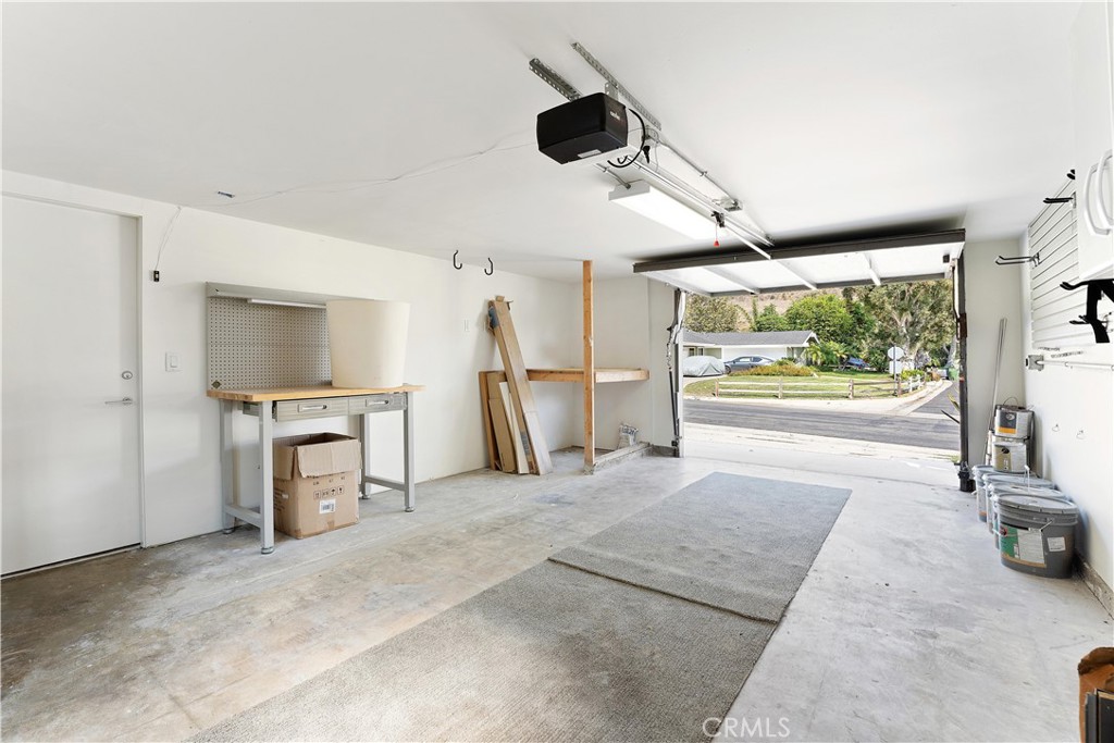 6225 Frondosa Drive