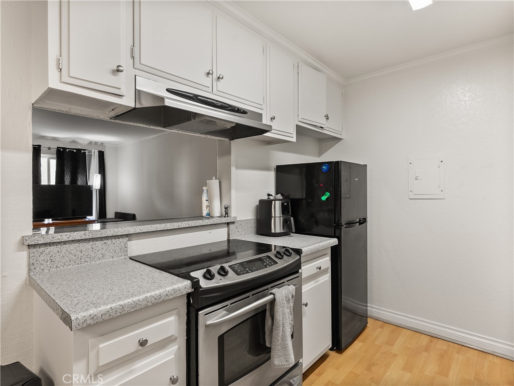 1030 W Macarthur 93