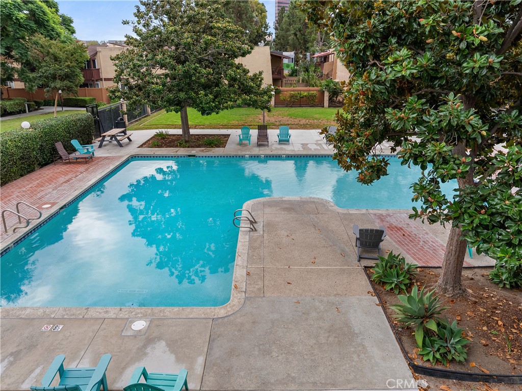 1030 W Macarthur 93