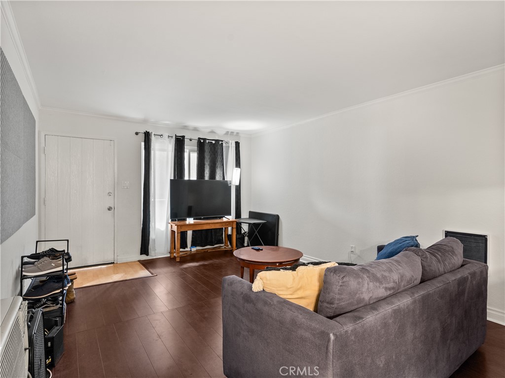 1030 W Macarthur 93
