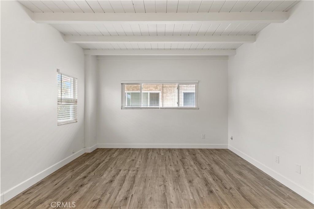 619 N Lucia Avenue N 1