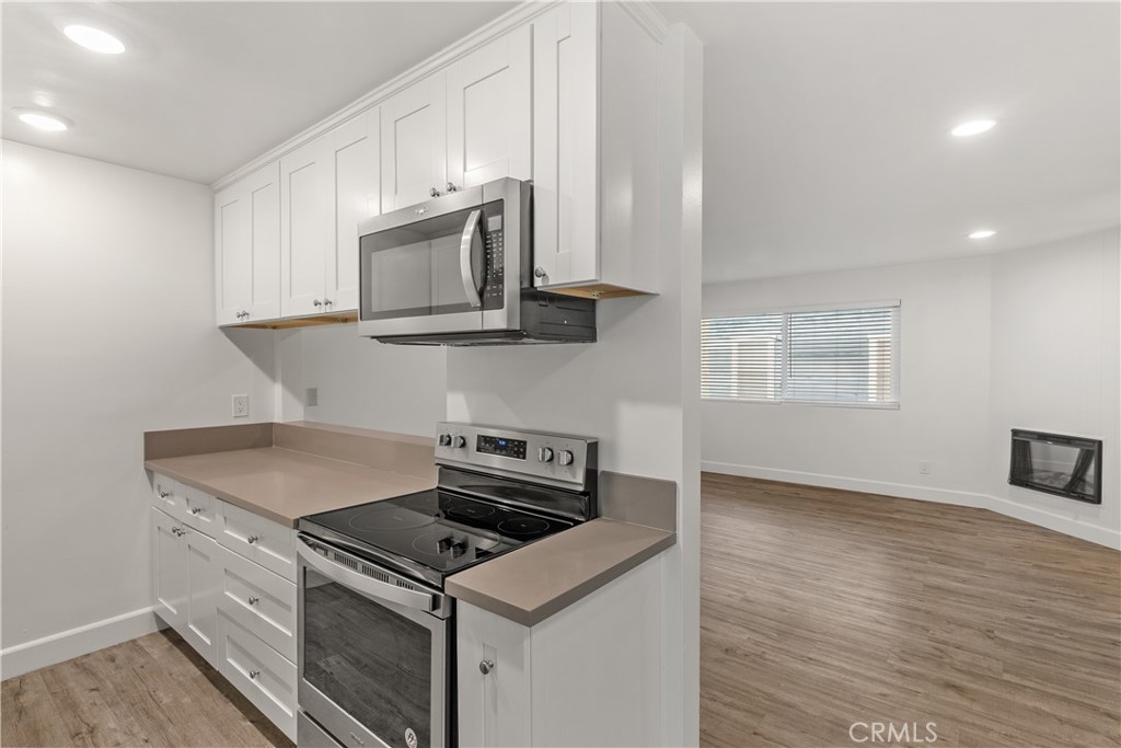 619 N Lucia Avenue N 1