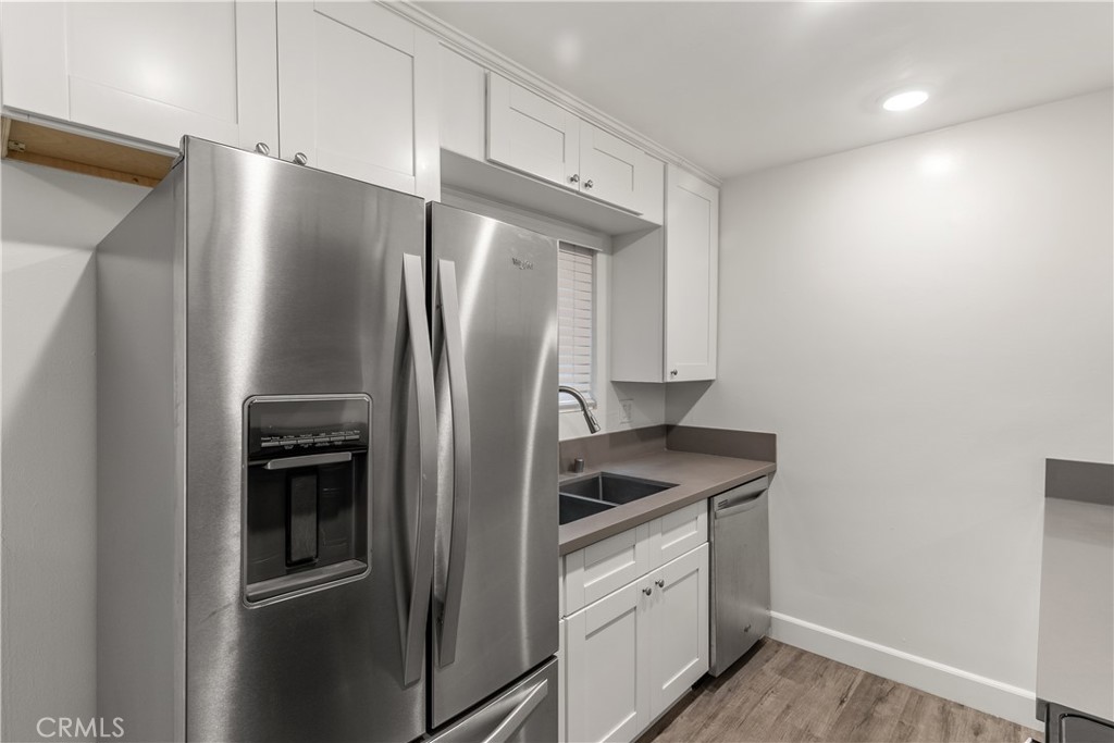 619 N Lucia Avenue N 1