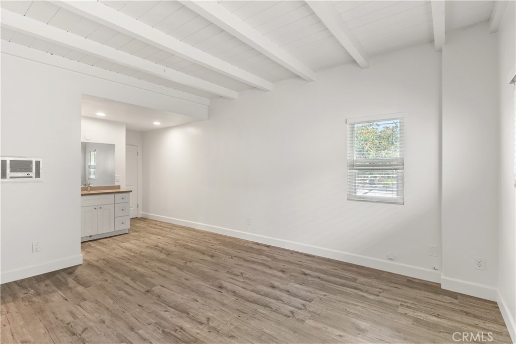 619 N Lucia Avenue N 1