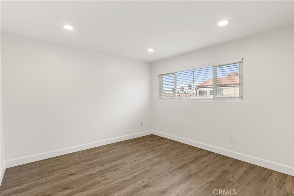 619 N Lucia Avenue N 1