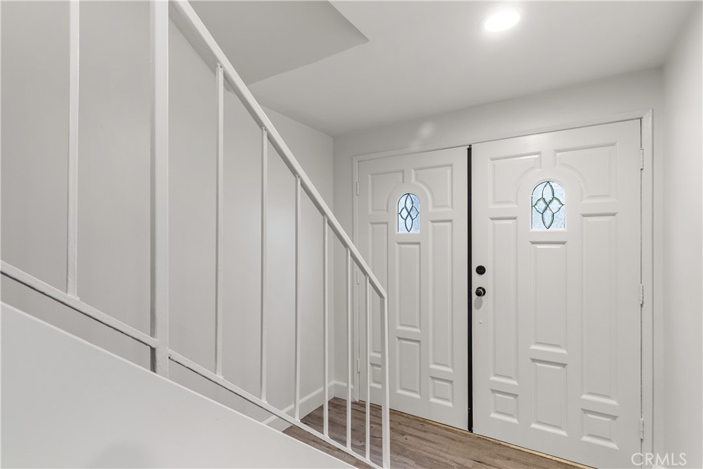 619 N Lucia Avenue N 1