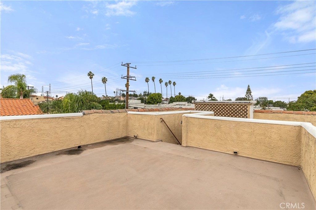 619 N Lucia Avenue N 1