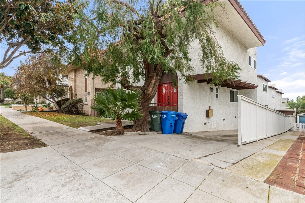 619 N Lucia Avenue N 1