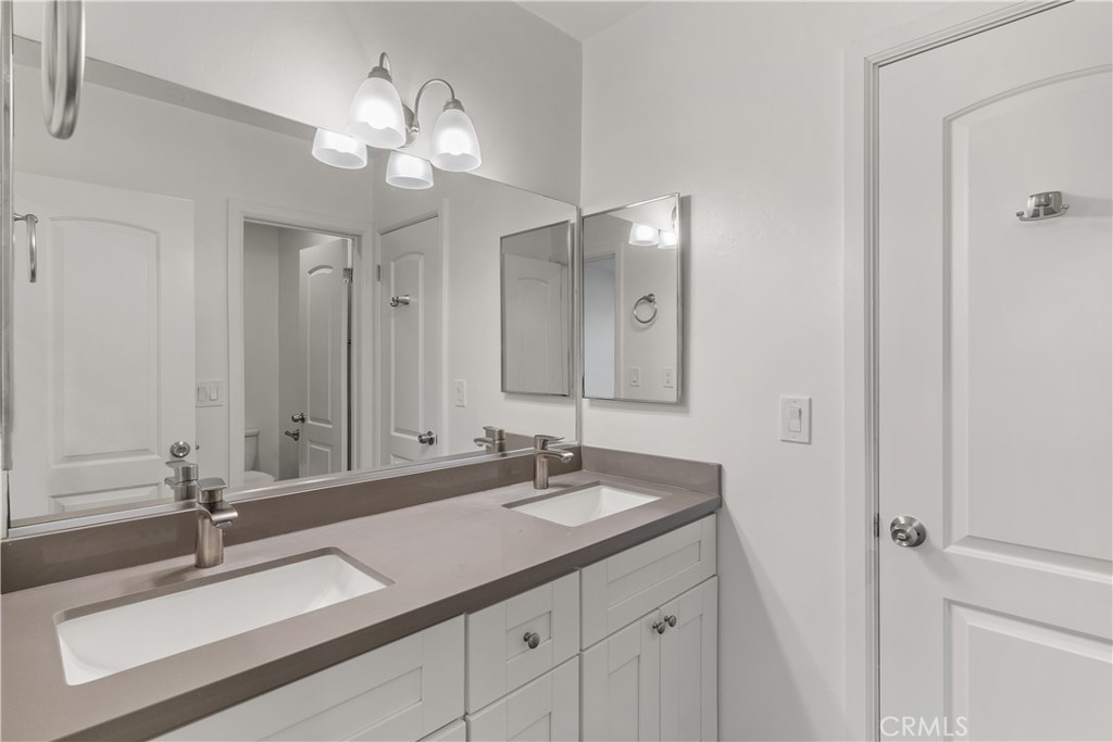 619 N Lucia Avenue N 1