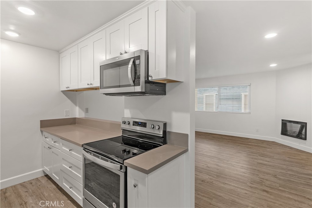 619 N Lucia Avenue N 1