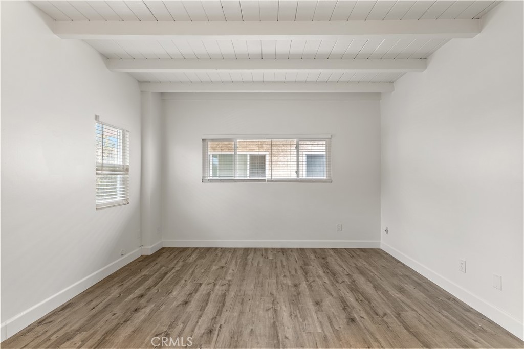 619 N Lucia Avenue N 1