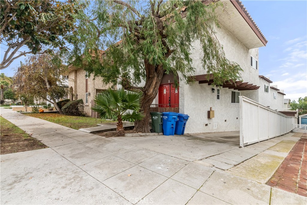 619 N Lucia Avenue N 1