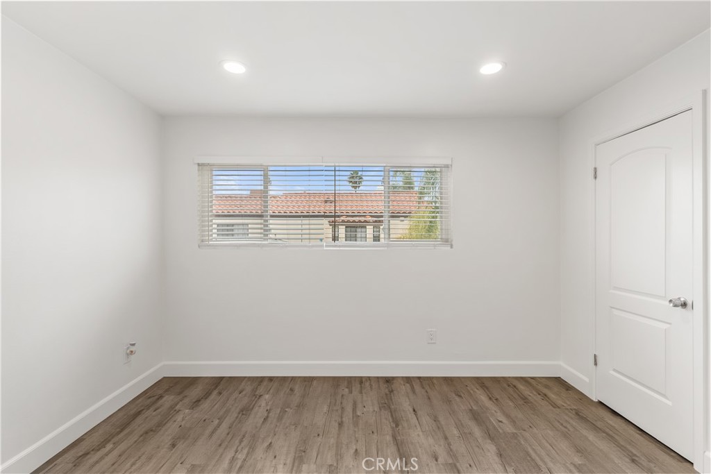 619 N Lucia Avenue N 1