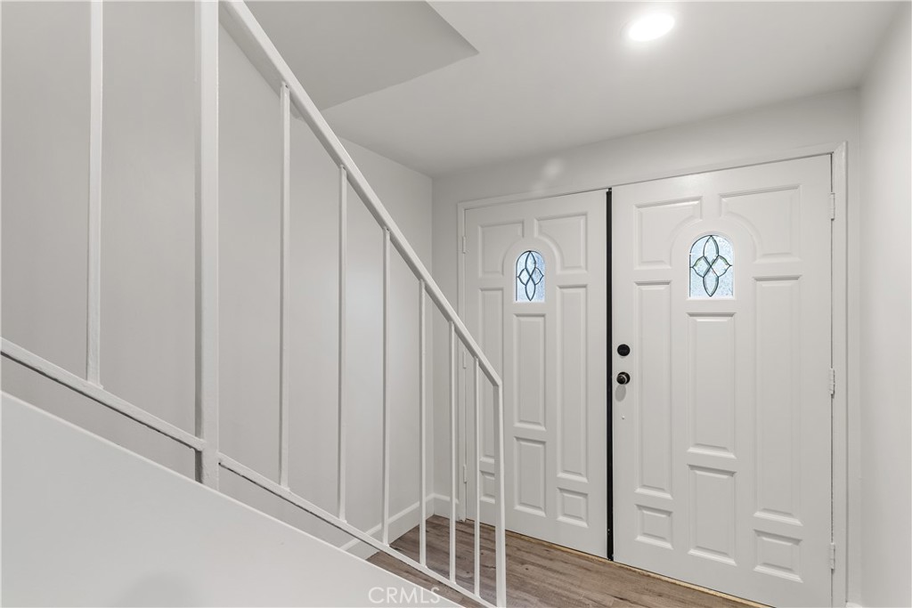 619 N Lucia Avenue N 1