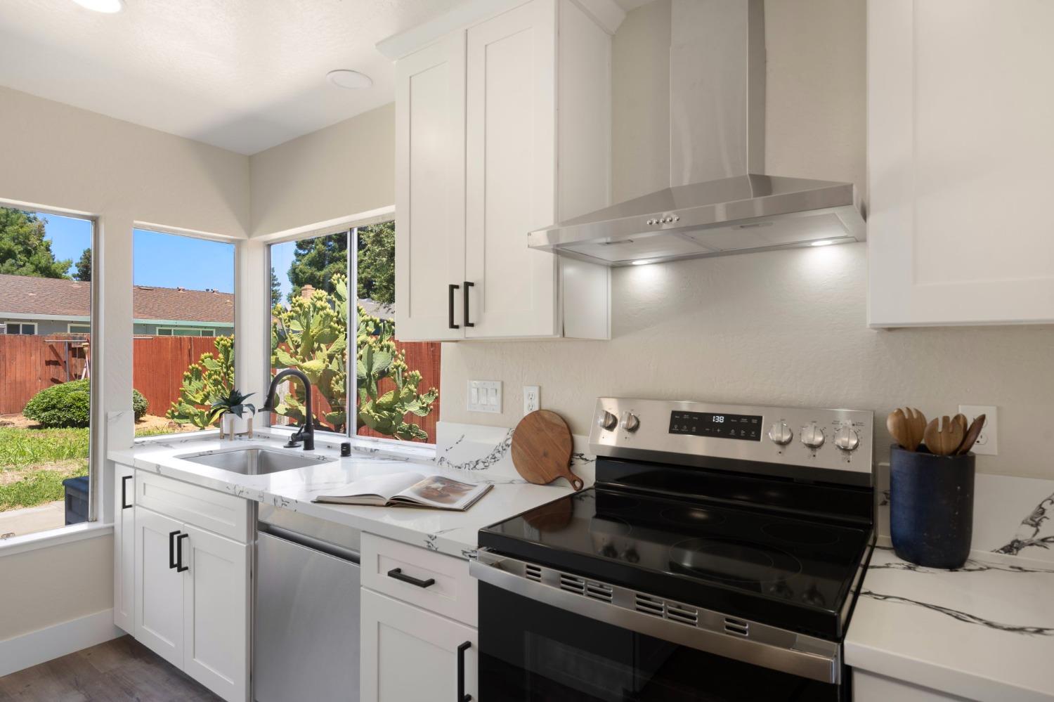 8025 Stone Canyon Circle