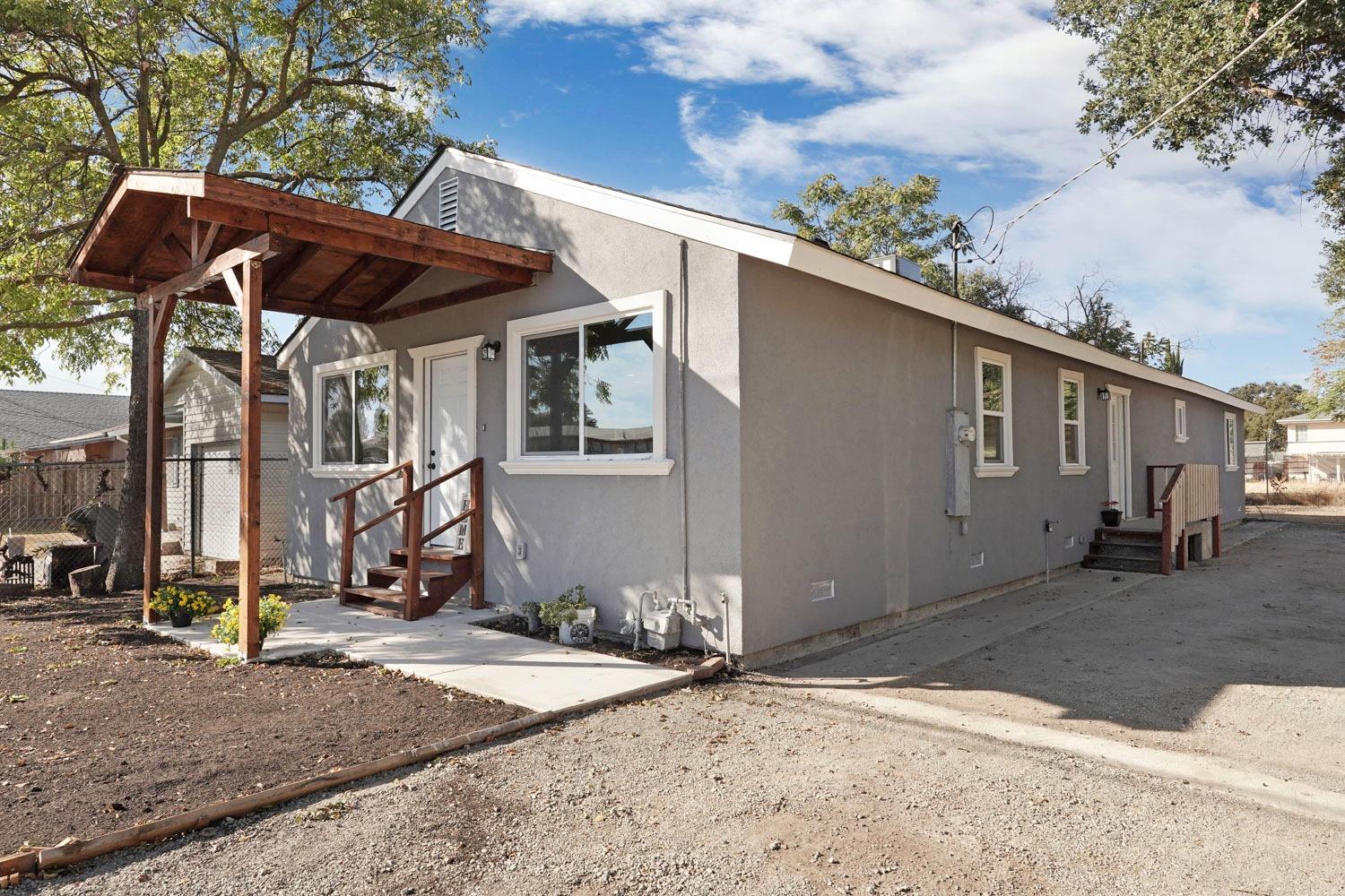 2703 E Poplar Street