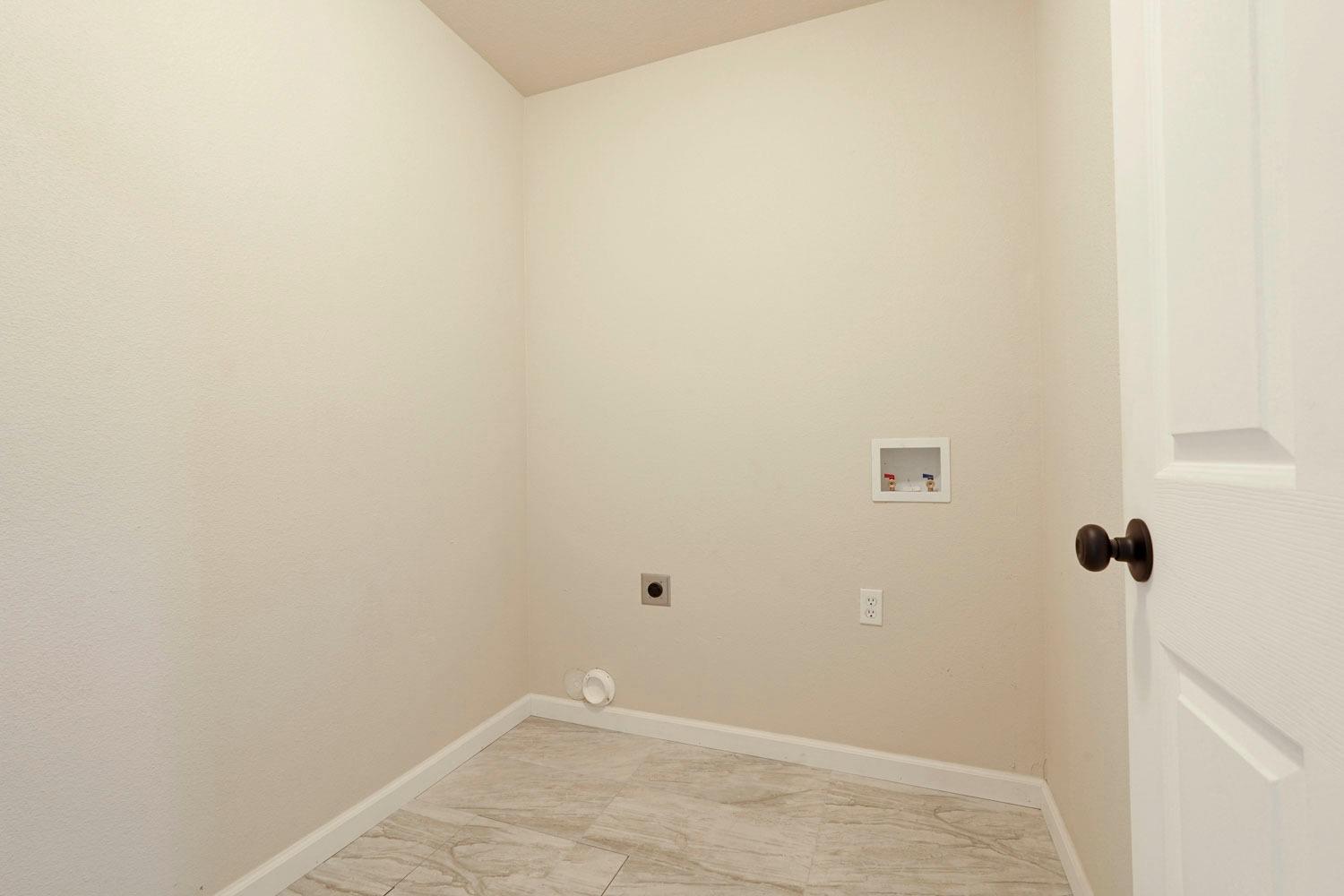 2703 E Poplar Street