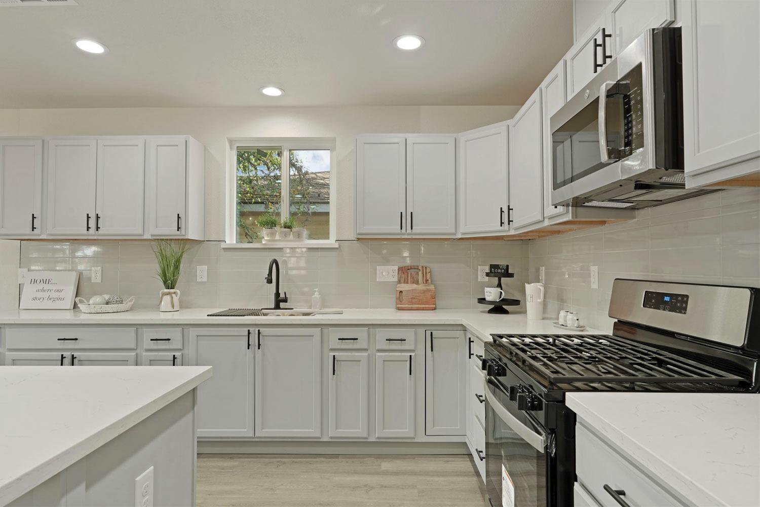 2703 E Poplar Street