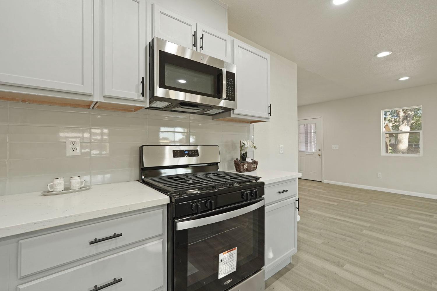 2703 E Poplar Street