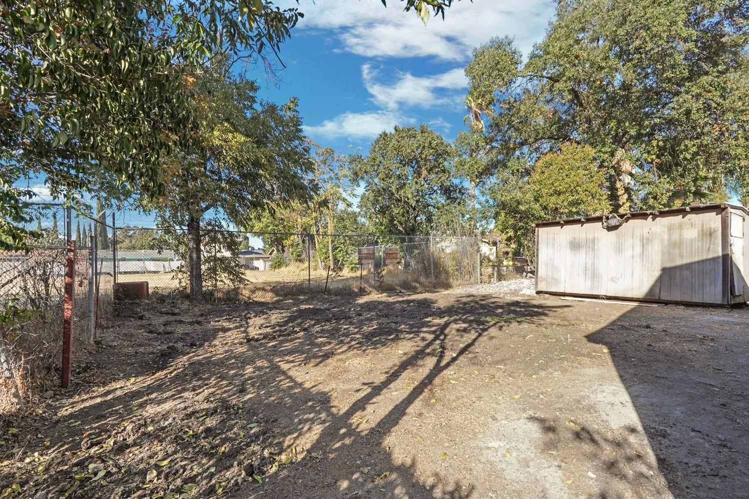 2703 E Poplar Street