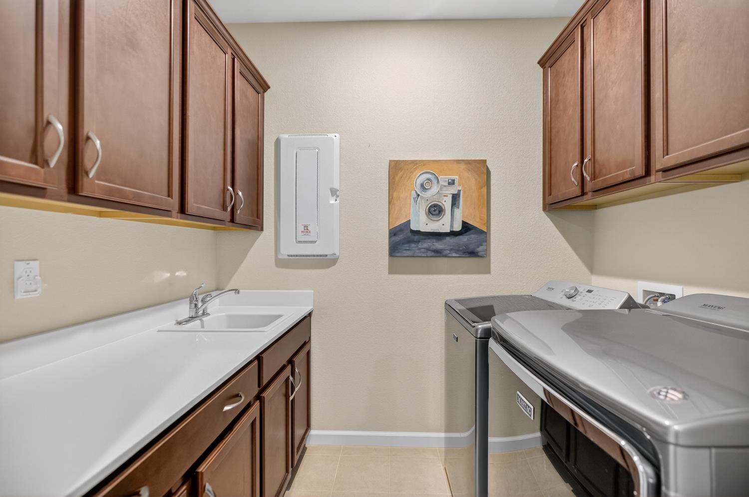 807 Lazy Creek Drive