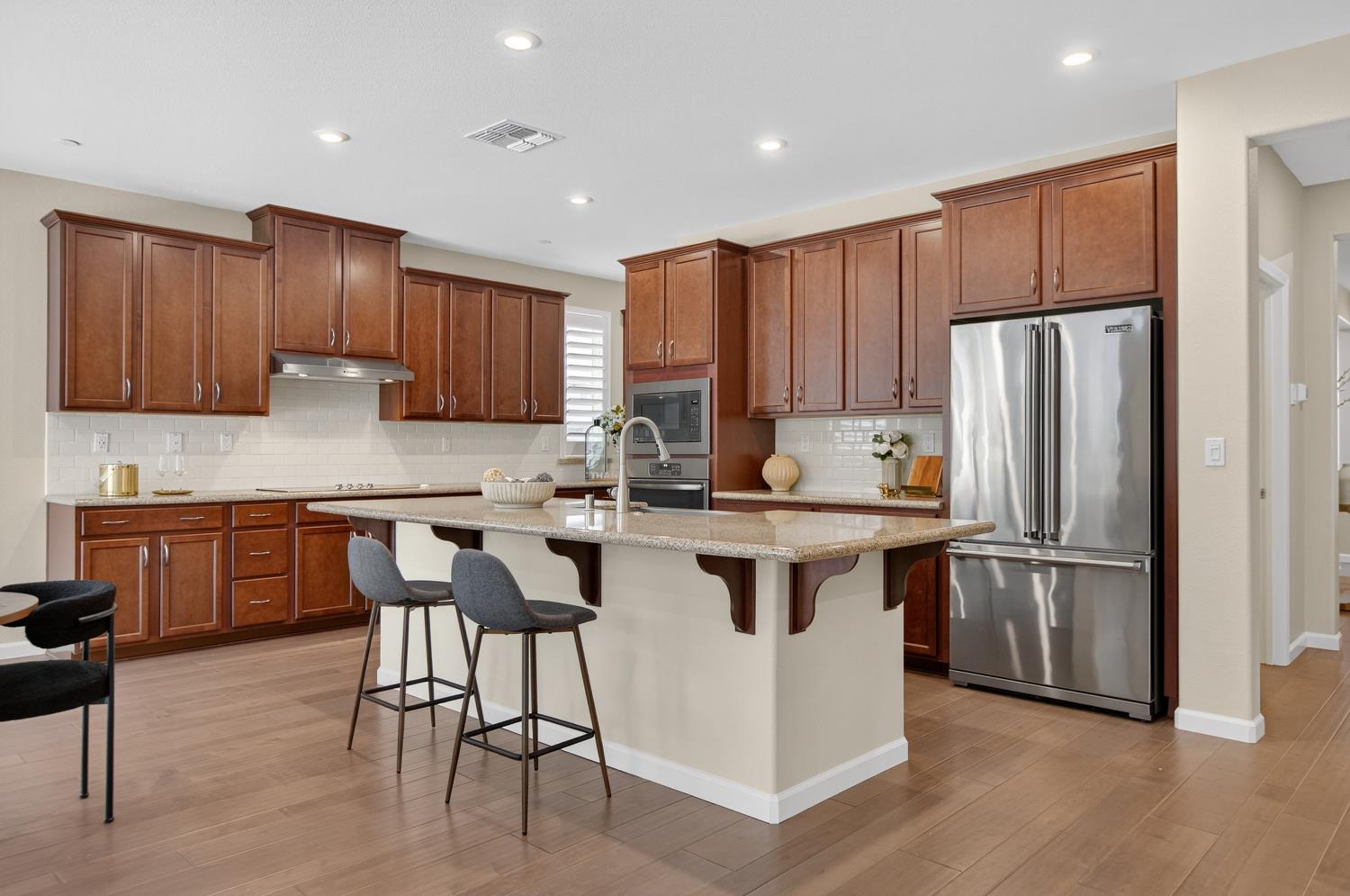 807 Lazy Creek Drive