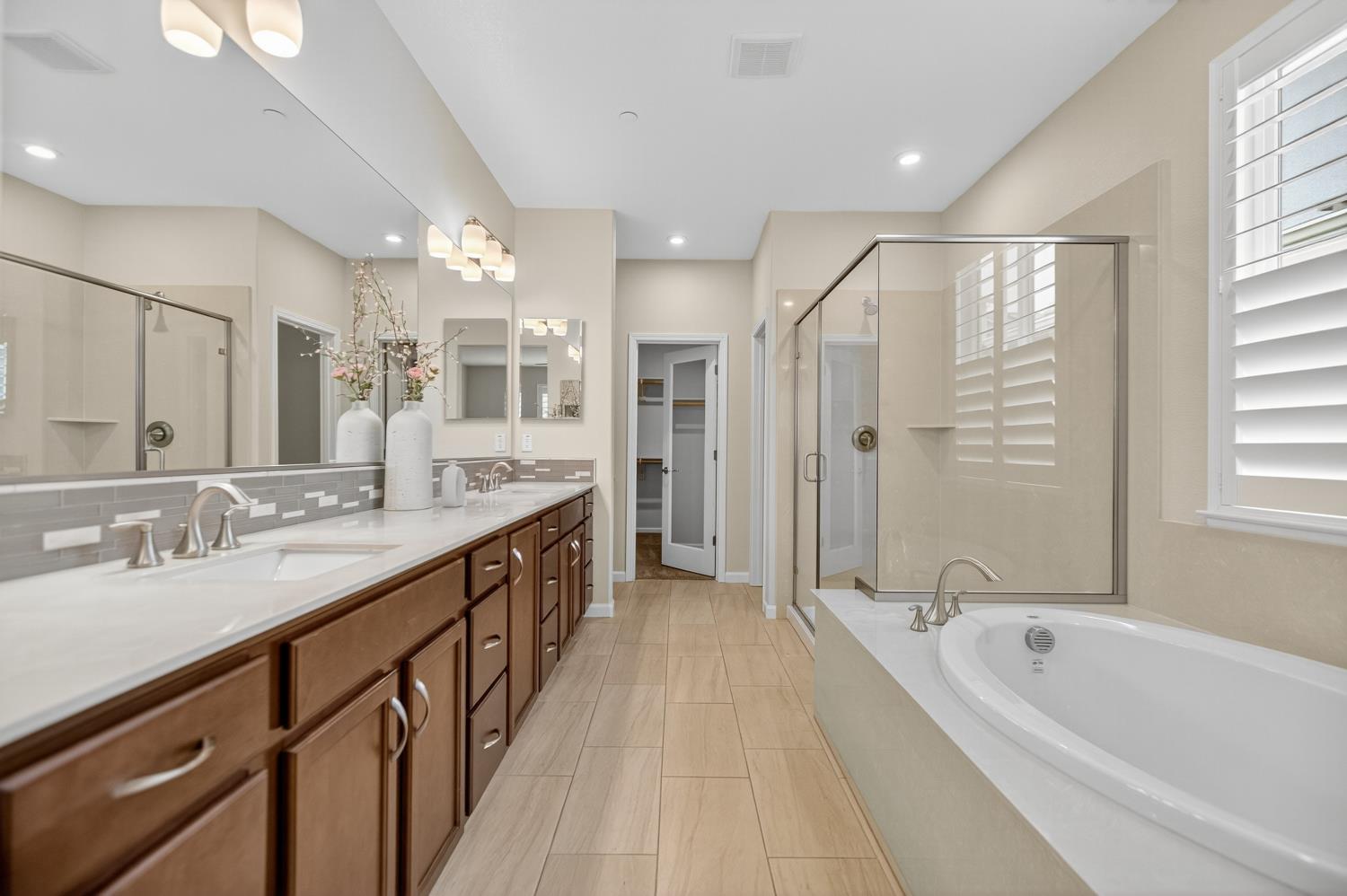 807 Lazy Creek Drive