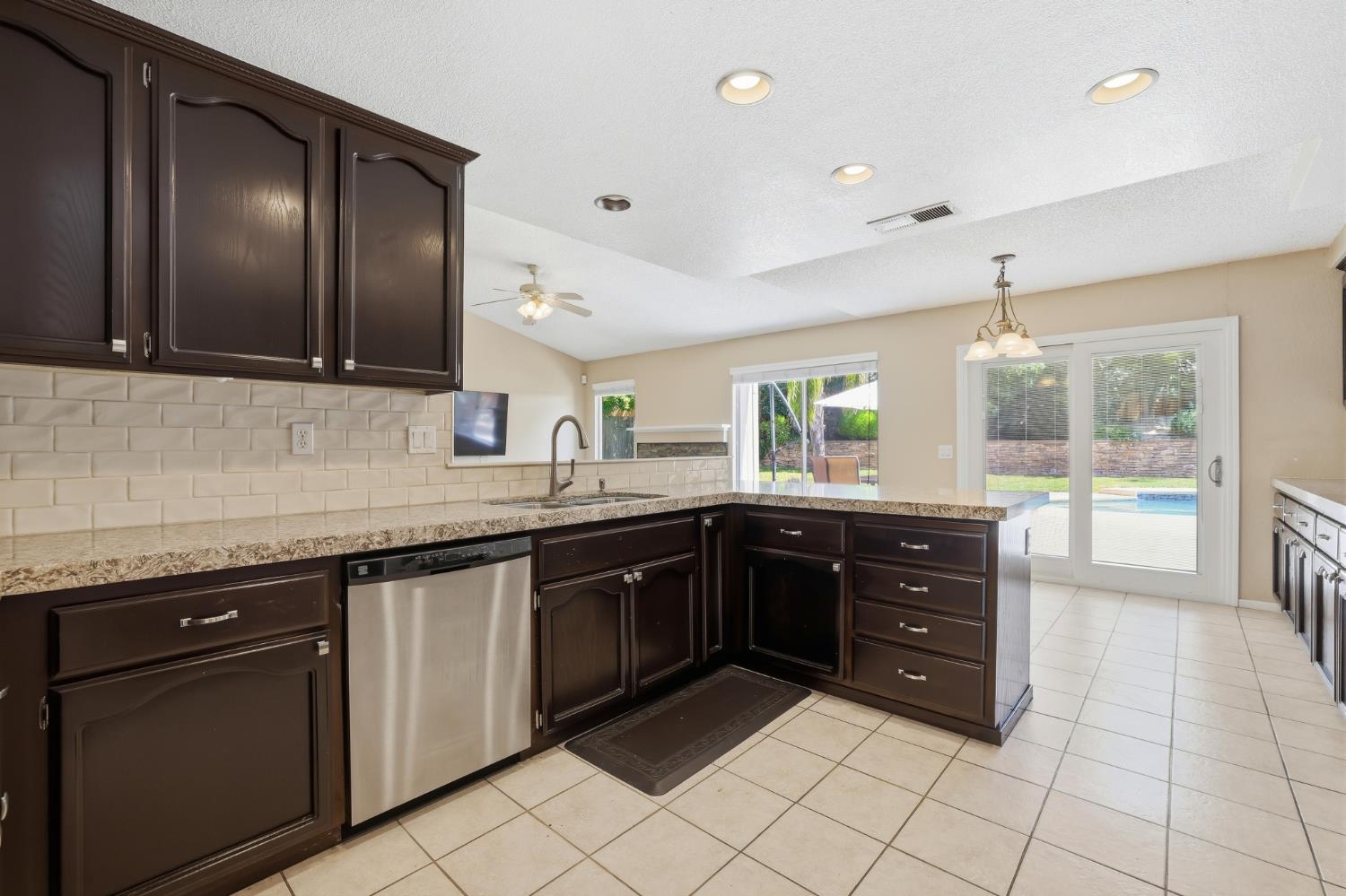 6720 Goldenwood Circle
