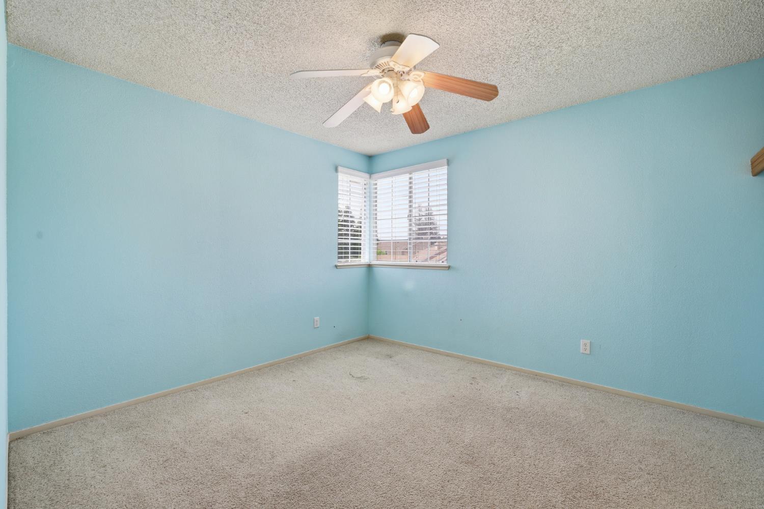 6720 Goldenwood Circle