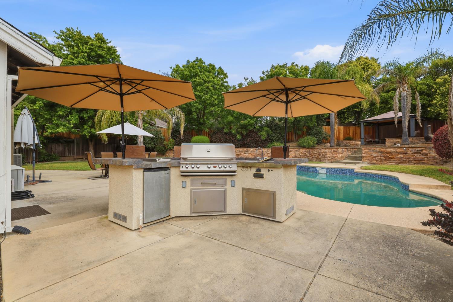 6720 Goldenwood Circle