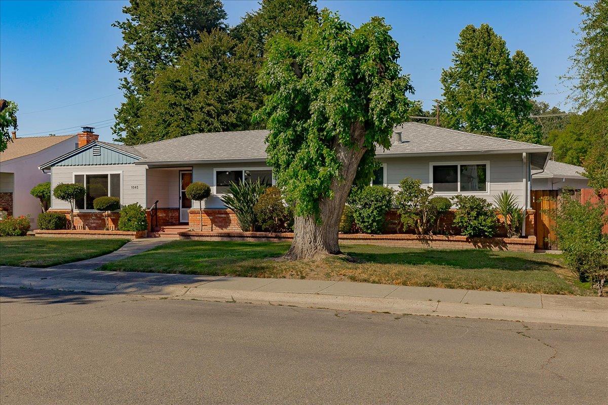 1045 Aidan Avenue