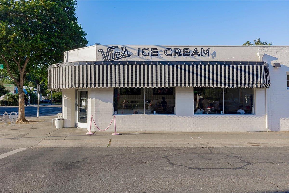 1045 Aidan Avenue