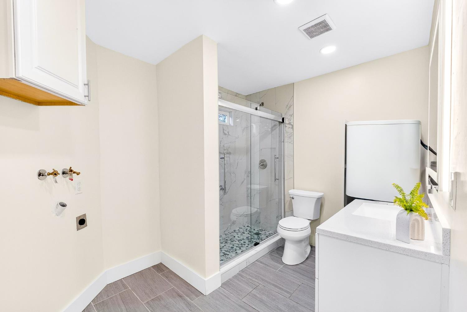 5911 Newman Court 7